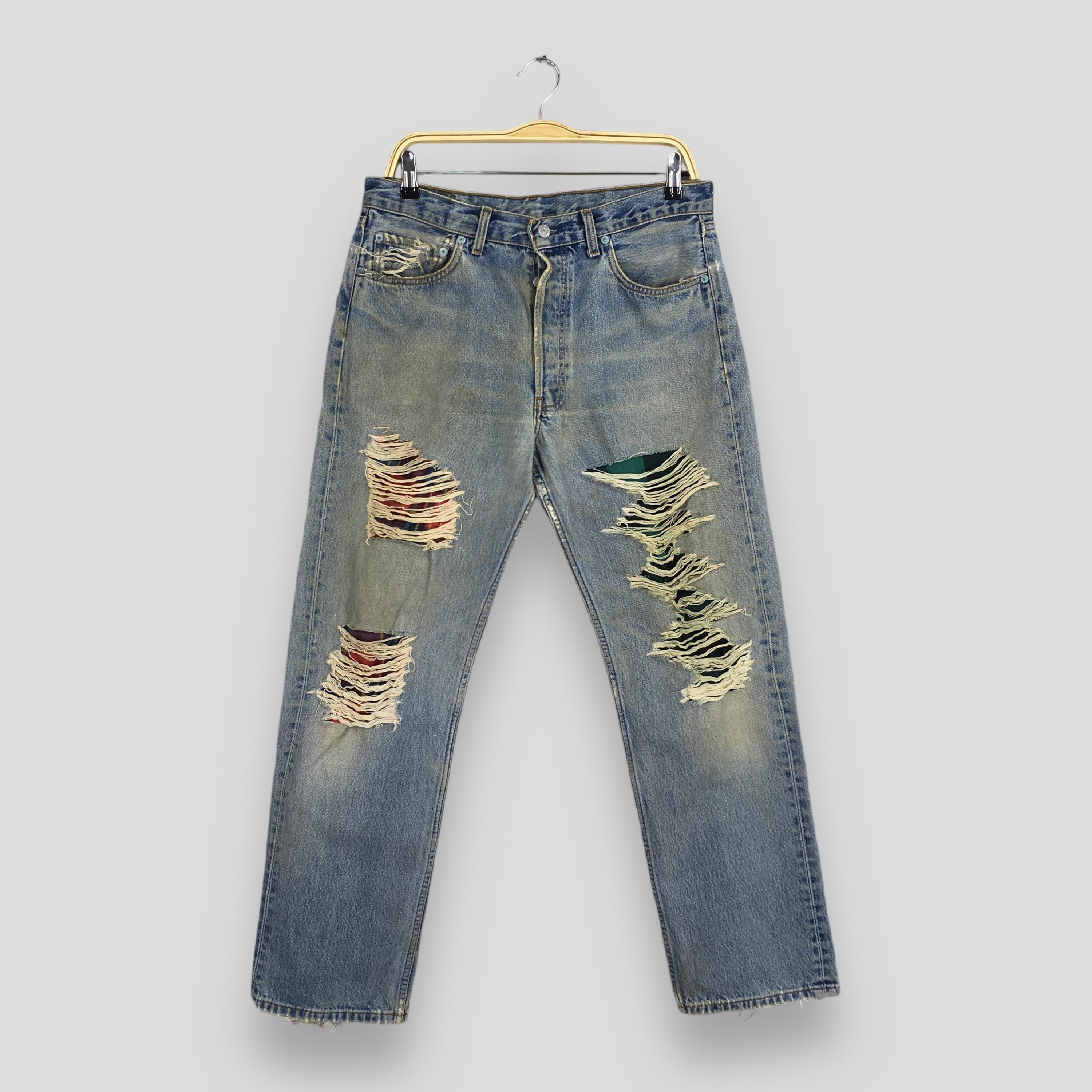 Taglia 32x27.5 Jeans Levi's 501 vintage anni '90 blu sbiadito Jeans Levi's strappati e consumati Jeans Levi's 501 con chiusura a bottoni in denim Jean