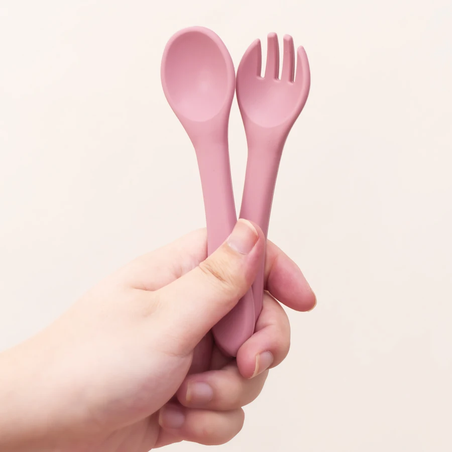 2PCS BPA FREI Weiche Silikon Löffel Gabel Fütterung Set Baby Fütterung Feste Lebensmittel Löffel Kleinkinder Besteck Für Kinder geschirr