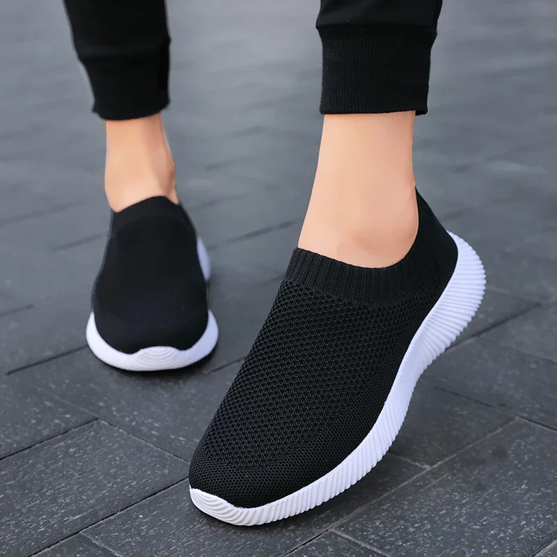 Plus Größe 43 Atmungsaktive Mesh Plattform Turnschuhe Frauen Slip auf Weiche Damen Beiläufige Laufende Schuhe 2022 Frau Stricken Socke Schuhe wohnungen