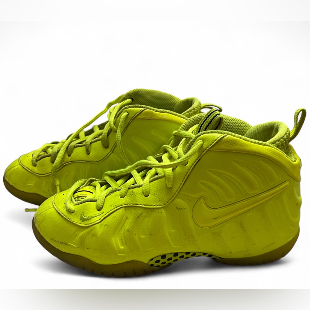Nike Shoes | 2.5y Nike Air Foamposite Pro Volt Neon Yellow Unisex Nike Bball Sneakers | Color: Green/Yellow | Size: 2.5b