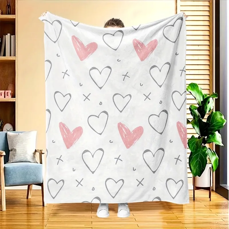 1-teilige Flanelldecke – weicher rosa-weißer Sofa-Schal mit herzförmigem Muster und grauem Hintergrund – Valentinstag Image