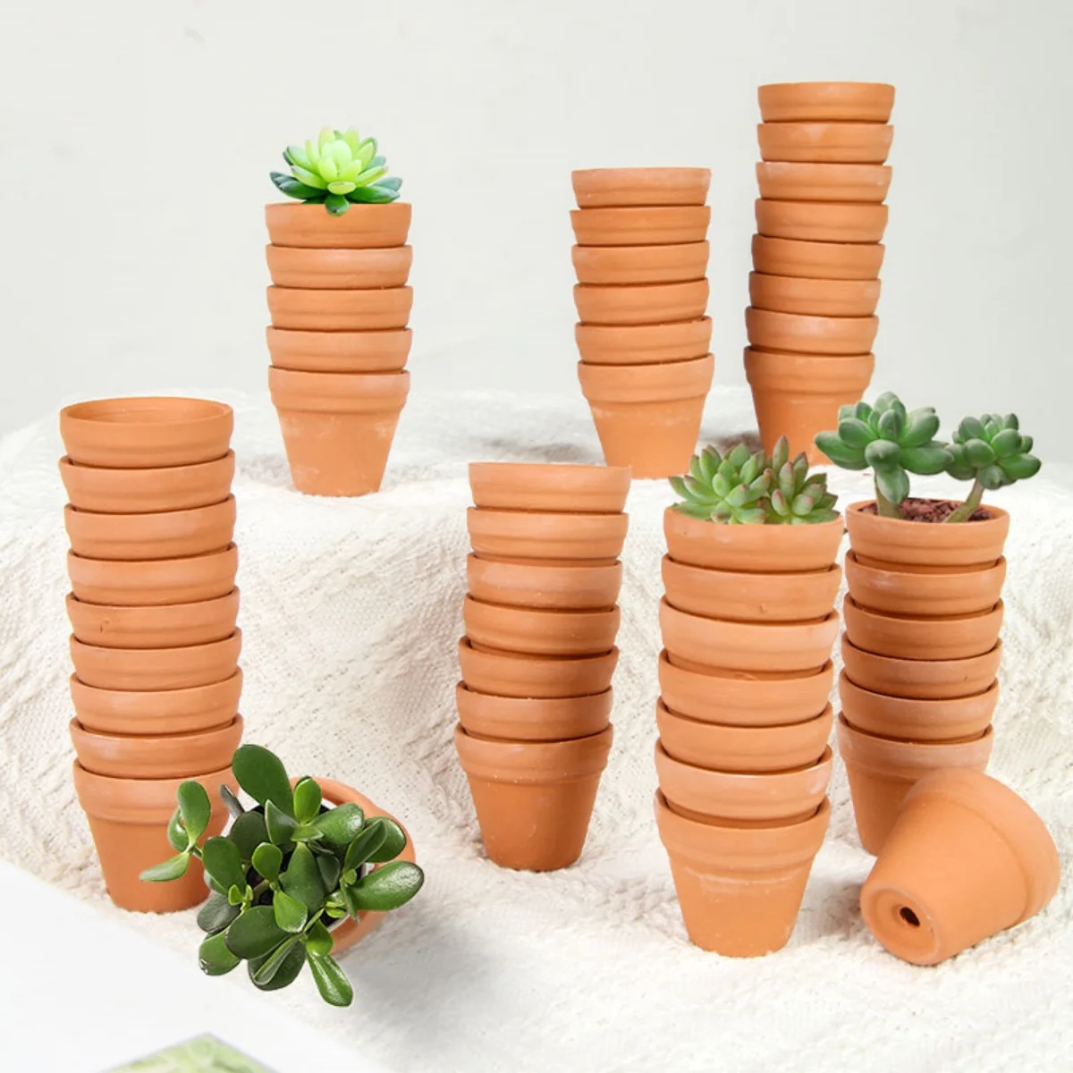 30er-Pack 1,3-Zoll-Mini-Terrakotta-Pflanzgefäße, handbemaltes Setzling-Wachstumsset, ideal zum Basteln und für handgefertigte Geschenkideen Image