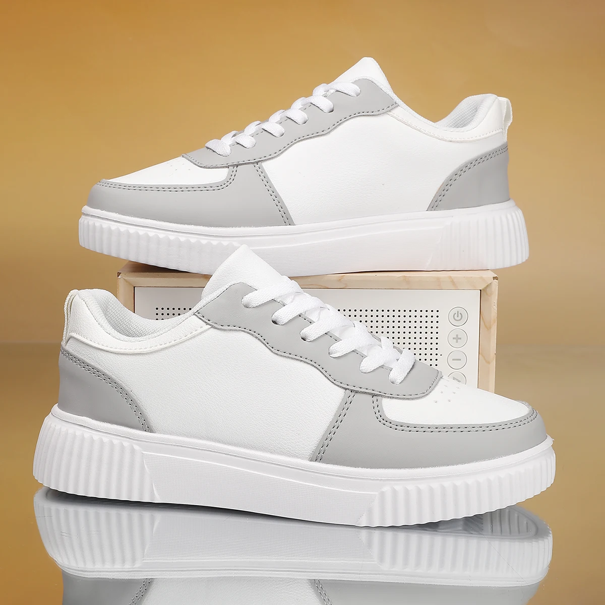 Mode Frauen Casual Schuhe Atmungsaktive Wanderschuhe Flache Schuhe Turnschuhe Weiß Weibliche Schuhe Sport Laufen Im Freien Zu Fuß Für Männer