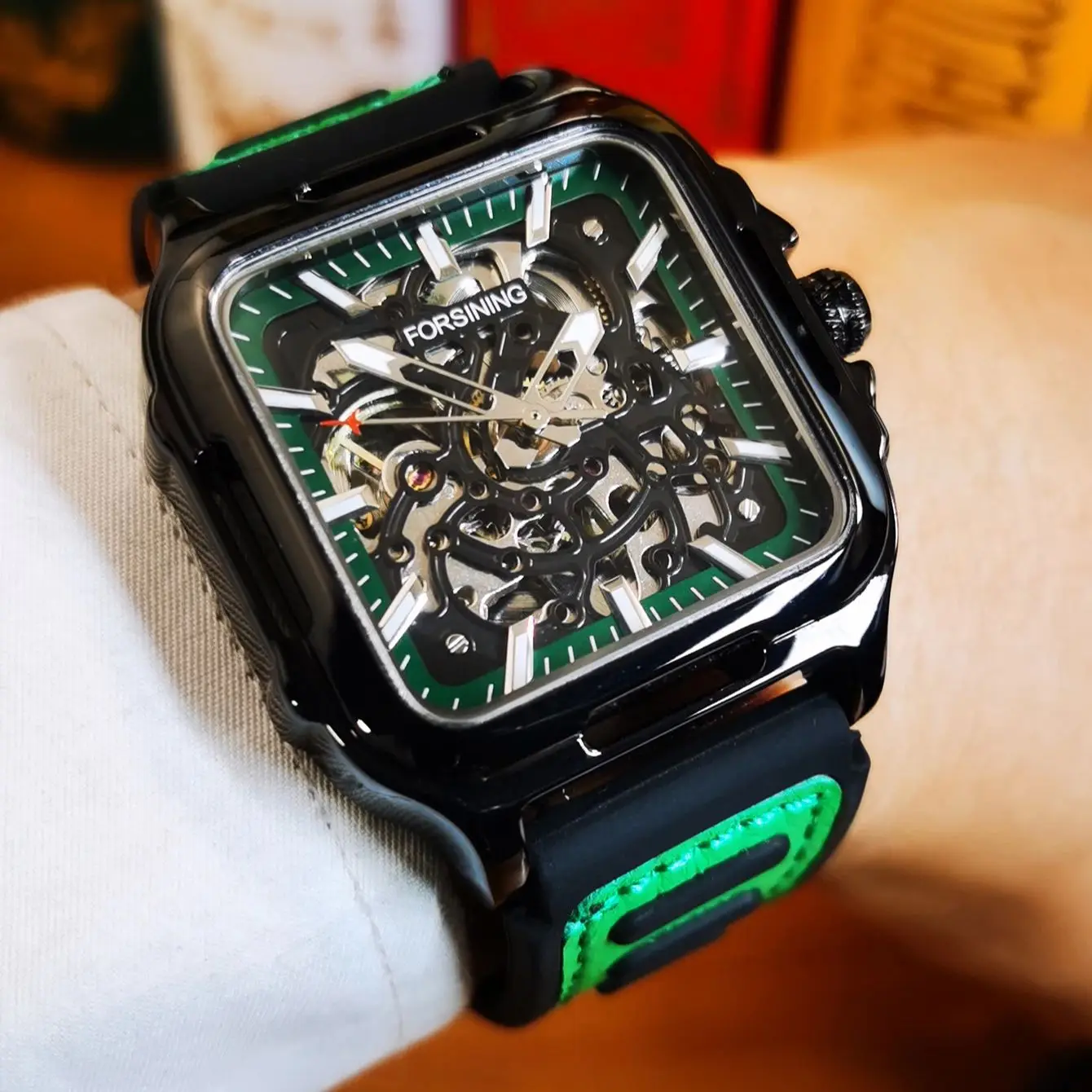 Forsining Modische mechanische Uhren, quadratisches Skelett, Sport-Automatikuhr für Herren, lässiges Gummi-Lederarmband, leuchtende Zeiger Image