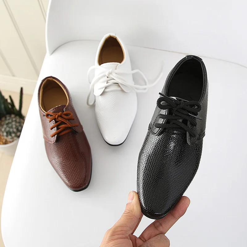 2026 Jungen Lederschuhe Kinder Flache Schnürschuhe Hochzeitsschuhe für Kleinkinder & Große Jungen Modisch für Auftritte