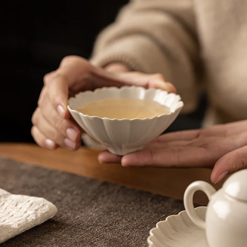 Plant ash Chinese household petal teacup ceramic retro tea tasting cup fragrant cup kung fu tea set master cup