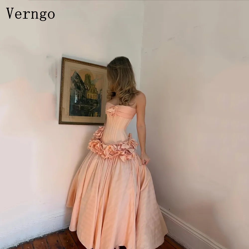 Verngo Orange Satin trägerloses A-Linien-Abschlussballkleid mit 3D-Blumen, Maxi-Formalkleider, elegante Abschlussball-Partykleider, individuell gestaltet Image