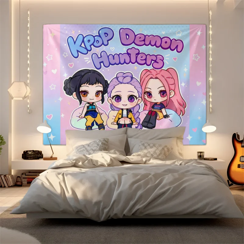 Hasbro KPop Idol Wandteppich, Chibi-Girl-Group-Druck, Wandbehang, rosa, blauer Pastell-Hintergrund, ästhetische Raumdekoration für Schlafzimmer, Wohnheim Image