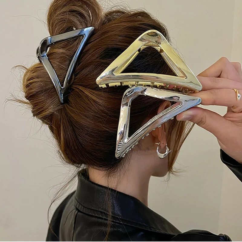 Punk Metall Gold Silber schwarz Haar Zubehör Krallen clips für Frauen Modeschmuck geometrische Dreieck fangen Krabben Kiefer Kopf bedeckung
