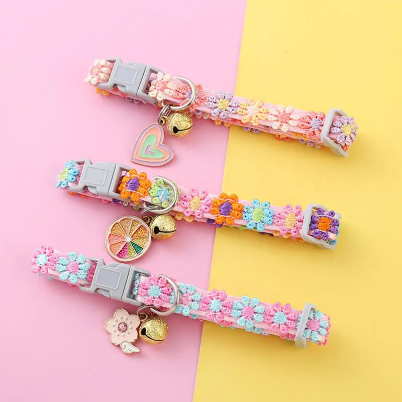 Modisches Regenbogen-Blumen-Katzenhalsband mit Glocke, Verstellbare Schnalle, Buntes Spitzenhalsband für Kätzchen und Welpen, Hundezubehör Image