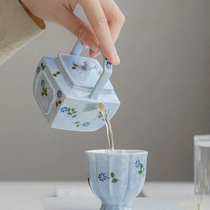 1PC Hand Painted Small Daisy Teapot Handle Beam with Filter Tea Making Household Kung Fu Tea Set Teapot