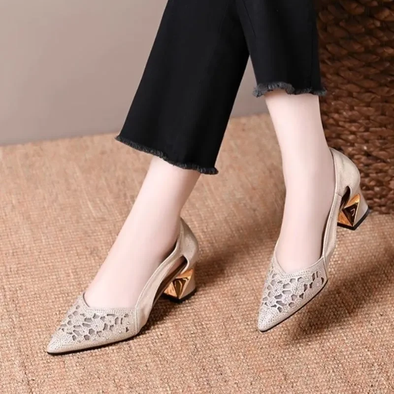 Sapatos femininas Damen-Schuhe, niedlich, ausgehöhlt, atmungsaktiv, Frühling, Slip-On-Schuhe mit quadratischem Absatz, Damen-Schuhe, schwarz, elegant, lässig, Absatzschuhe, B674