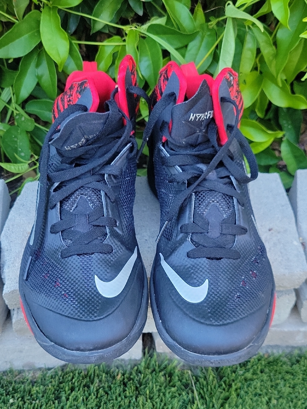 Nike Shoes | 2013 Nike Zoom Hyperfuse Black/Metallic Silver And University Red Sz 9 | Color: Black/Red | Size: 9
