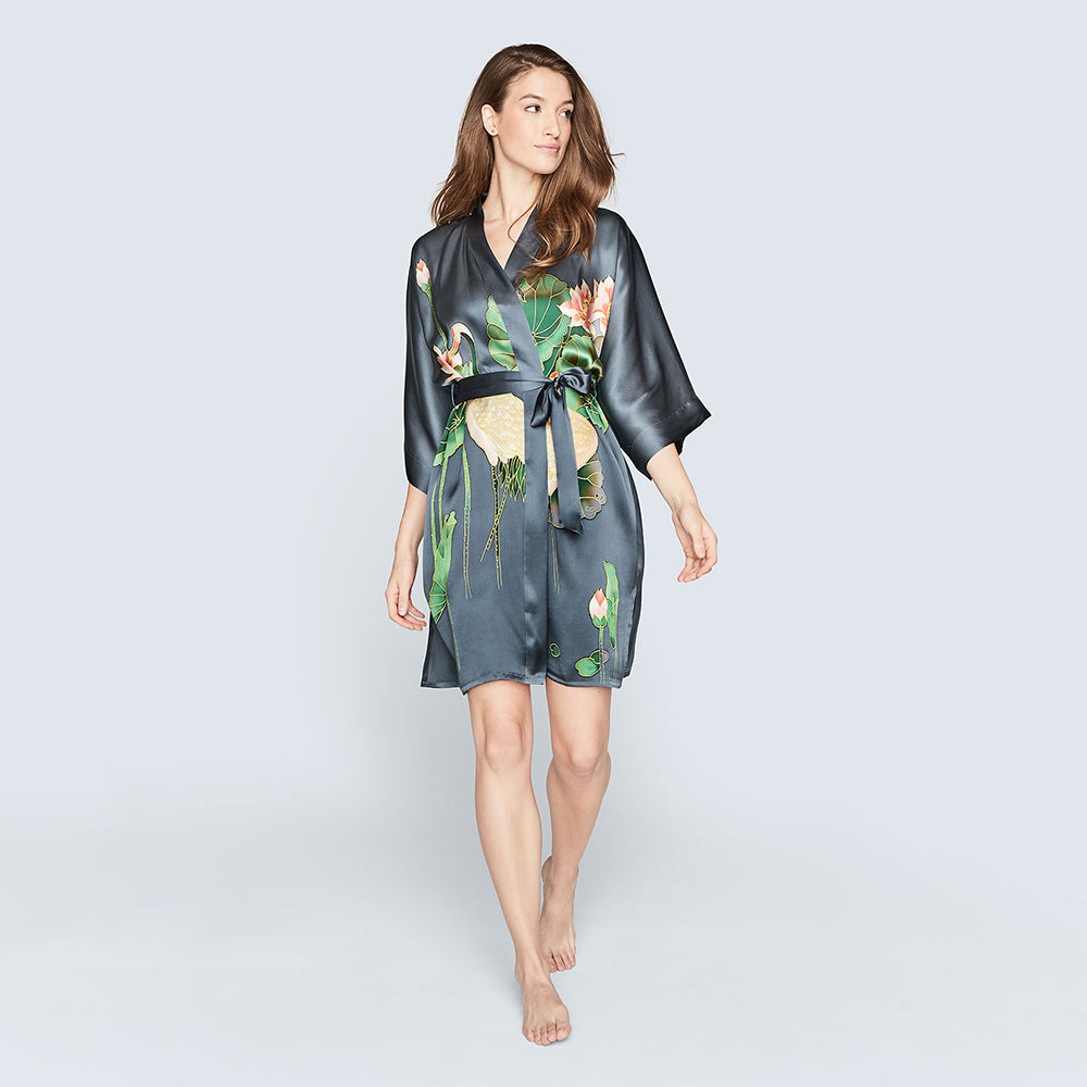 KIM+ONO Kimono Robe | Silk Handpainted Crane Short Kimono Robe | Silk | Night Shadow | Short
