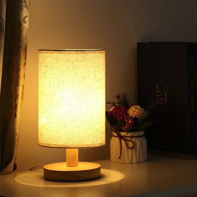 USB-Stecker Lampe Nachtlicht Tischlampe für Schlafzimmer Holz-Schreibtischlampe Nachttischlampe mit Zylinder-Lampenschirm Wohndekor