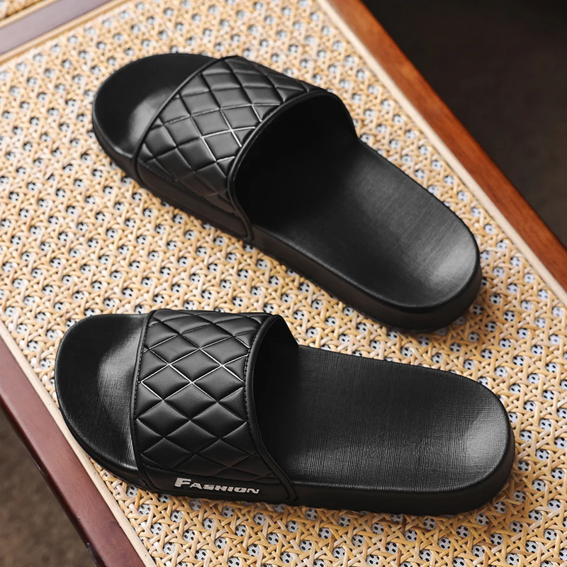 Modische Herren-Hausschuhe Komfortable Slides Indoor-Outdoor-Sandalen Strand-Herrenschuhe Gartenschuhe Herren-Hausschuhe in Übergrößen