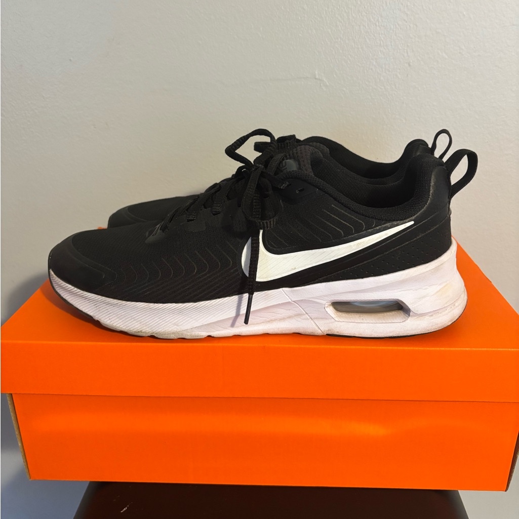 Nike Shoes | Men’s Nike Black And White Athletic Shoes | Color: Black/White | Size: 11