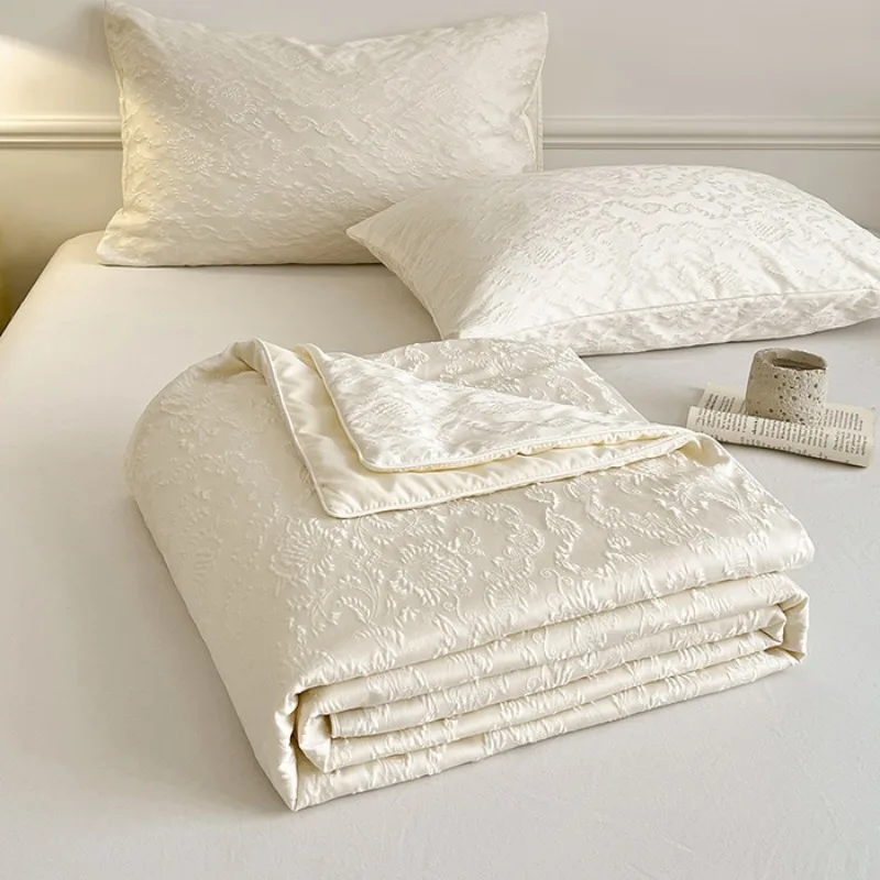 Spring and summer new relief silkworm chrysalis large jacquard summer quilt solid color single piece household, no pillowcase