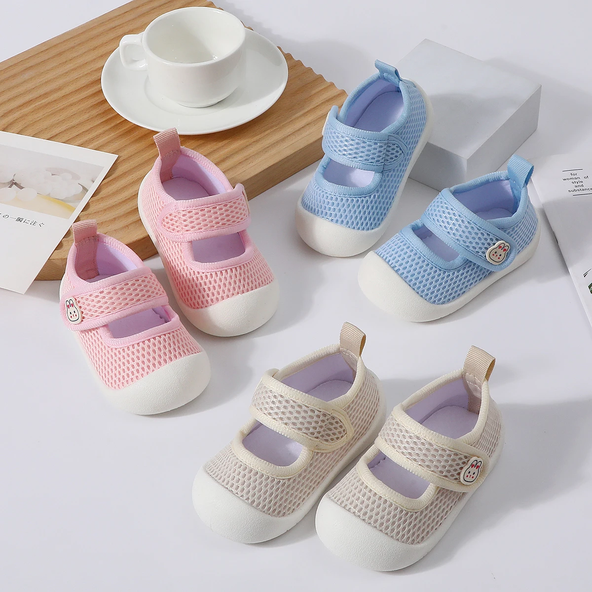 Lernlaufschuhe für Babys, rutschfeste PU-Sohlen, weiche flache Schuhe für Kleinkinder, geeignet für Partys und Versammlungen im Innenbereich. Image