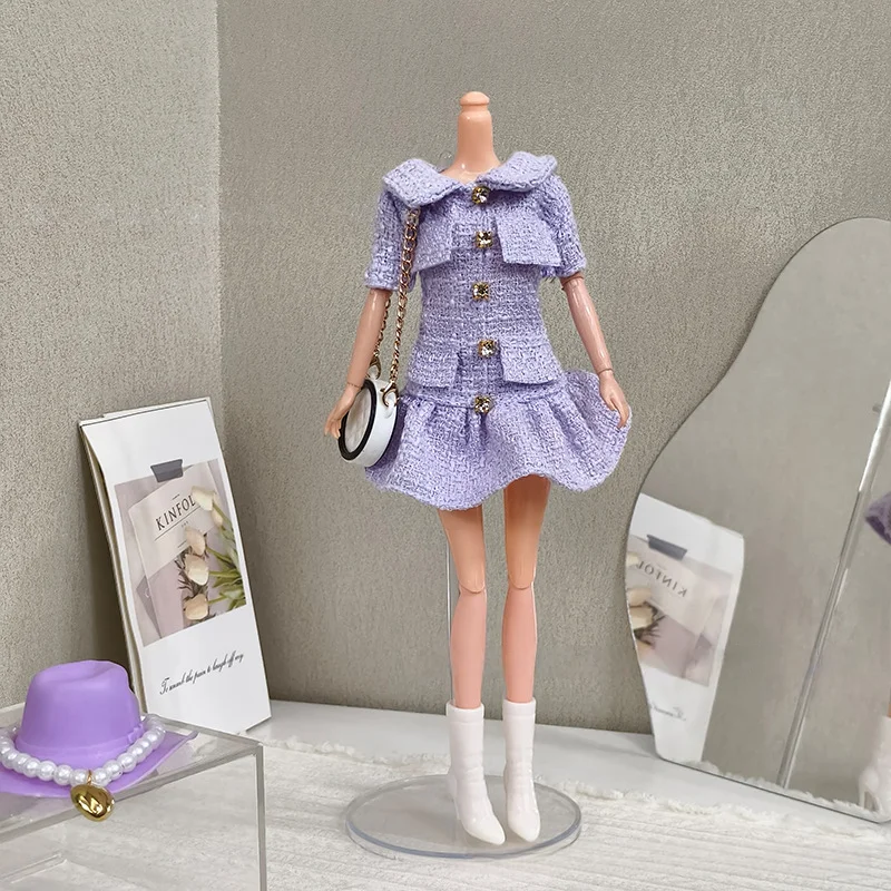 Puppenkleidung, geeignet für 30 cm große Mädchenpuppen, lila Kleid, elegantes und modisches Kleid für eine Dame.