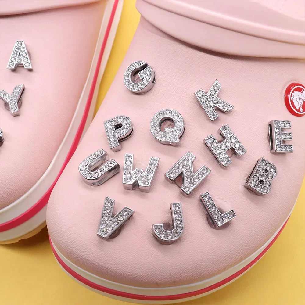 26 Stück Silber Kristall Metall Buchstaben Schuh Charms Zubehör Schuhe Dekorationen Schnalle für Kinder Party Weihnachtsgeschenke