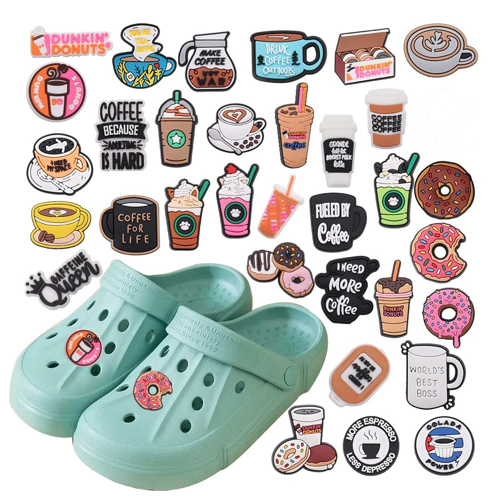 33 teile/satz Angetrieben Durch Kaffee Donuts Lebensmittel PVC Schuh Charms Erwachsene Designer Sandalen Schuhe Zubehör DIY Kinder Urlaub Geschenk