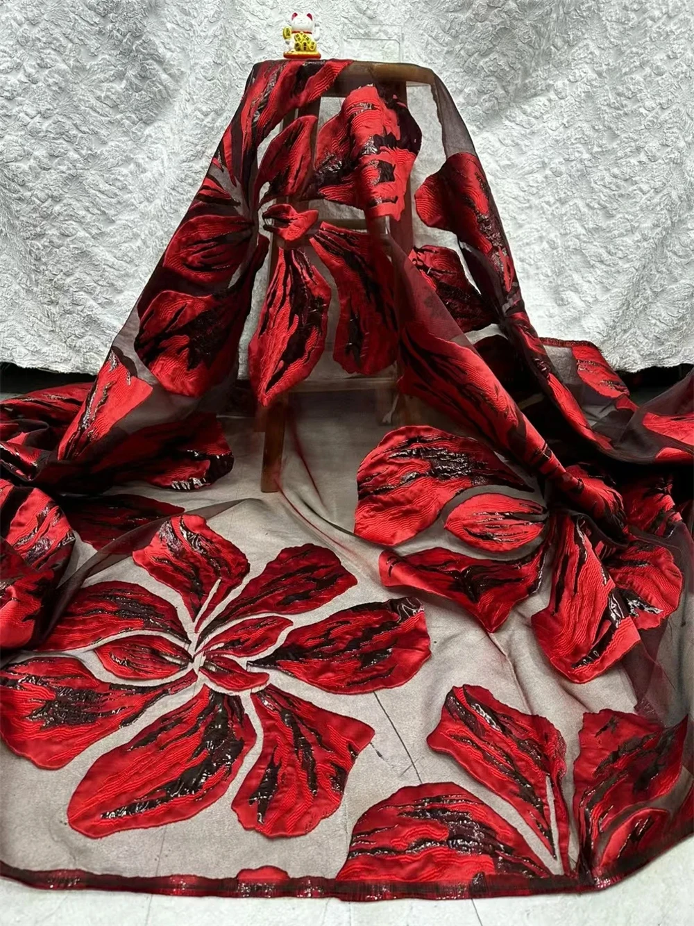 Tessuto di pizzo jacquard francese 2025 Tessuto di pizzo broccato africano di alta qualità Pizzo nigeriano per abiti da sposa da donna di lusso