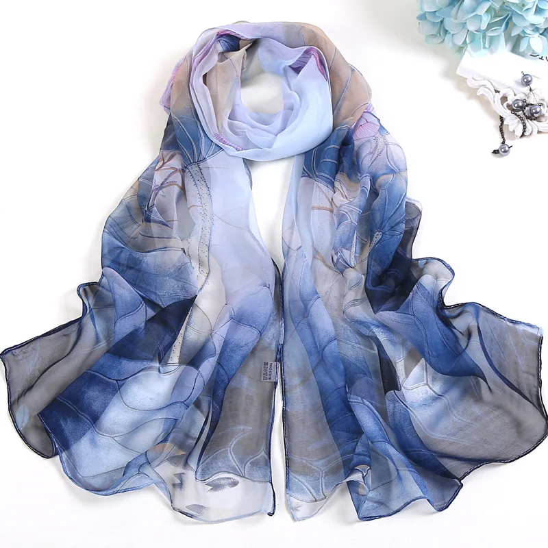 Sommerlicher Schal mit Lotus-Print, leichter Chiffon-Strandwickel, langer transparenter Sonnenschutzschal für Damen, eleganter Blumenschal für den Urlaub