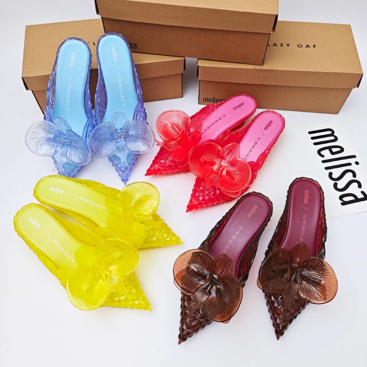 2026 Design Große Schmetterlingsknoten Melissa Damen Flache Sandalen – Hochwertige, bequeme Lackleder-Schuhe mit spitzer Zehenpartie und Fersenriemen