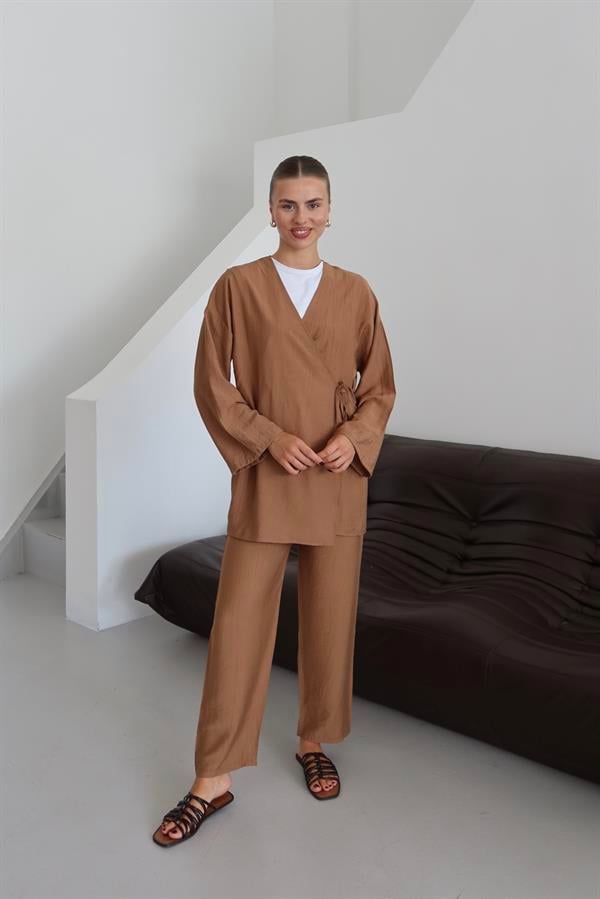 Knitterlook Textured Kimono Anzug Braun