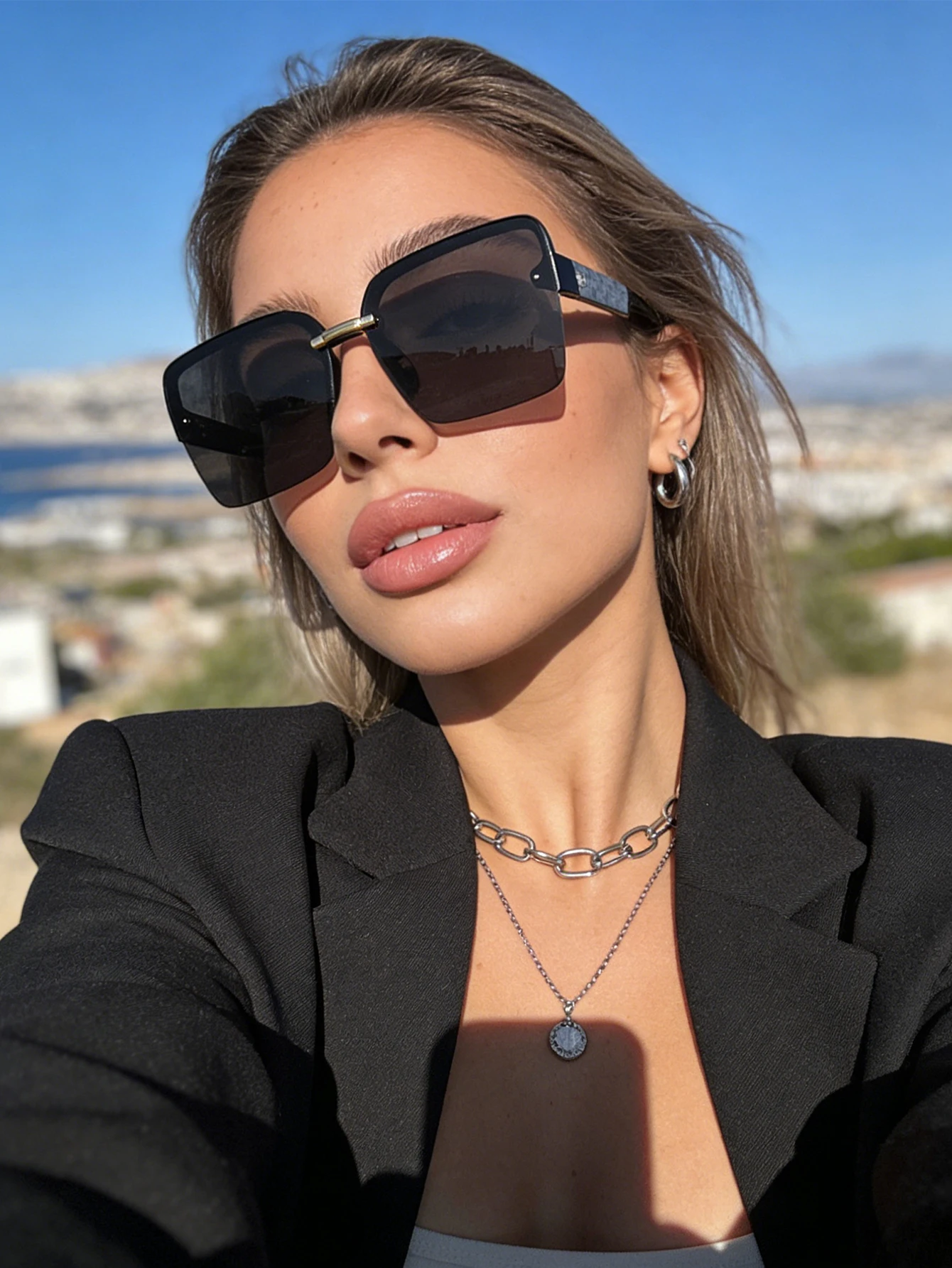 1 Stück hochwertige, modische Halbrahmen-Sonnenbrille im quadratischen Design, Unisex, für Pendeln/Fahren/Urlaub, UV-Schutz Image