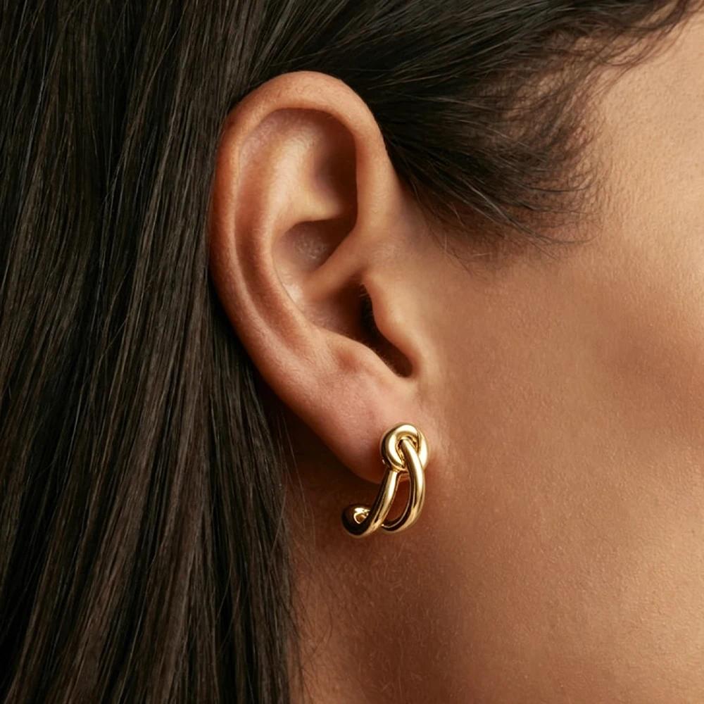 Vintage Goldplattierte Edelstahl Mini-Knoten-Ohrstecker 18k Vergoldete Gedrehte Knoten-Ohrstecker Geometrischer Statement-Schmuck Kreatives Accessoire Image
