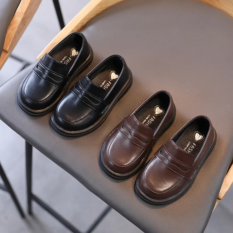 Kinder-Lederschuhe für Jungen und Mädchen, Kinder-Loafer, Slip-on-Schulwohnungen, lässige Turnschuhe für Hochzeit, formelle Anlässe, Party, Größe 21–36 Image