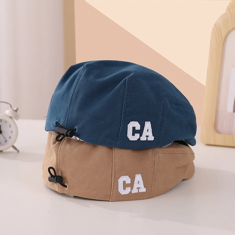 Modische Kinder-Baskenmütze mit Kordelzug und Schriftzug, Entenschnabelmütze für Jungen und Mädchen, Sonnenschutz, einfarbig, Baumwolle, Baby-Flatcap Image