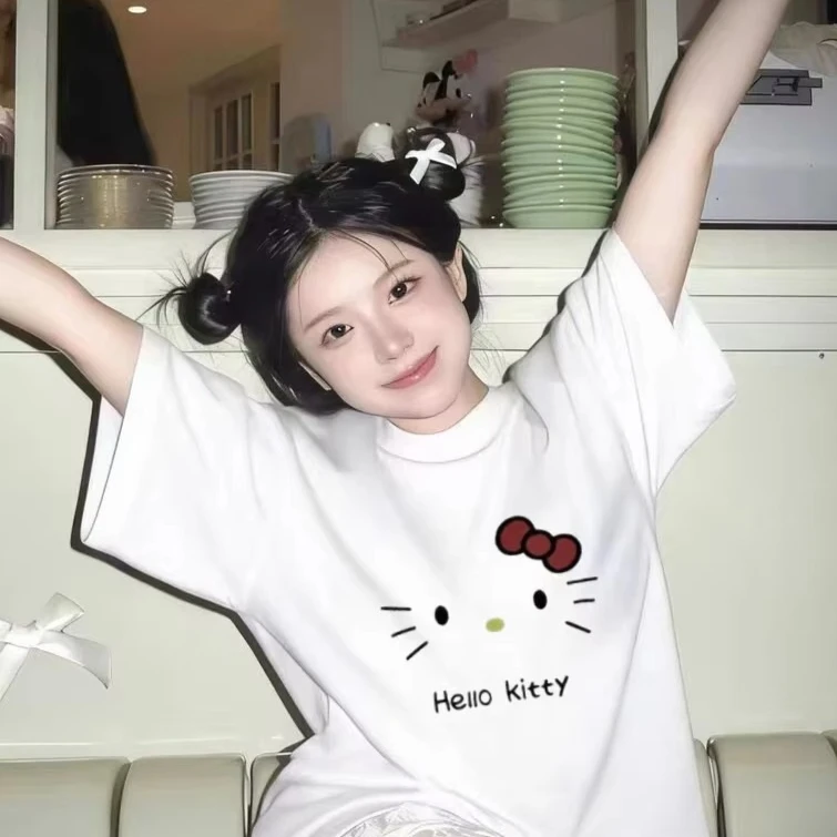 2026 Sommer Hello Kitty Minimalistisches Halbgesichts-Print T-Shirt für Erwachsene & Kinder, 100% Baumwolle Y2K Ästhetik Oversized Süßes T-Shirt Image