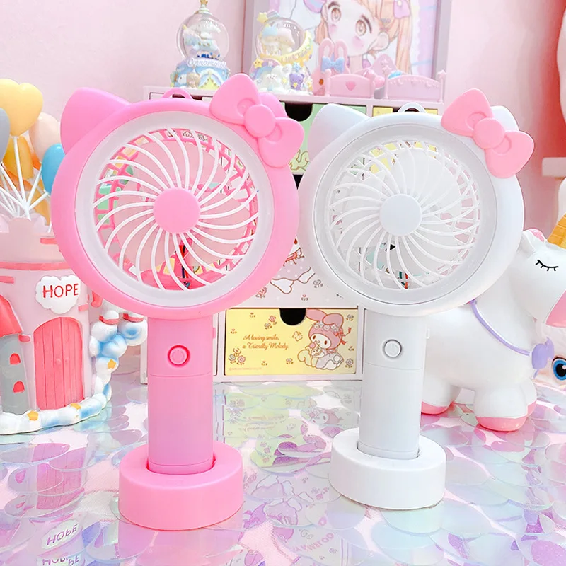 Sanrio Mini-Ventilator Hello Kitty Rosa Kleiner Handventilator Tragbarer Mickey Rote Schleife Starker Wind USB Aufladbar Nachtlicht-Ventilator Geschenk