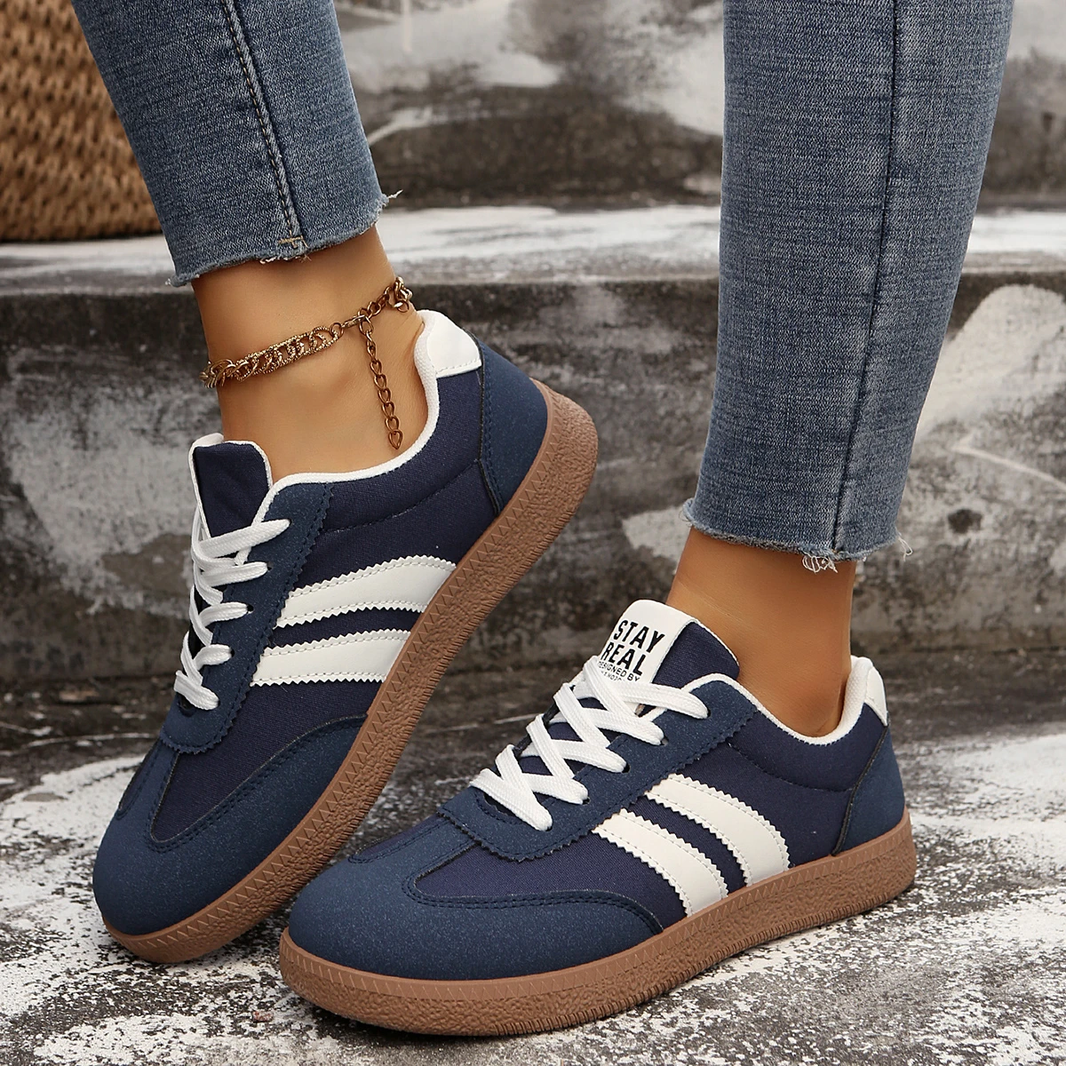 Modische, sexy Schnürschuhe, heiß begehrte Walking-Schuhe, Frühling und Herbst, neue runde Zehenpartie, bequeme, lässige Sportschuhe für Damen