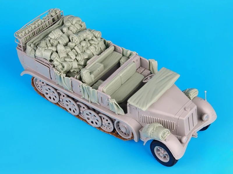 Zusammengebauter Bausatz aus Druckgussharz im Maßstab 1:35 Sd.kfz. 8-Zubehörset (kein Auto), unmontiert und unbemalt Image
