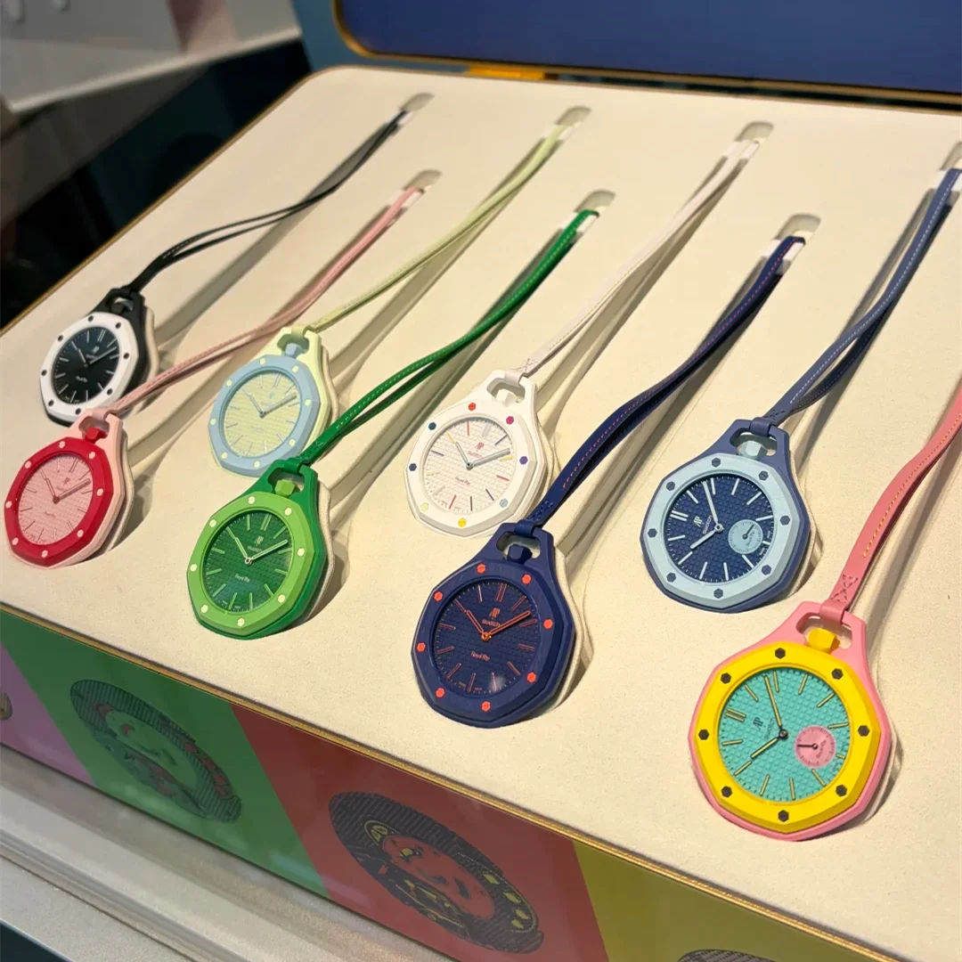 26 Jahre alte neue Taschenuhr im achteckigen Pop-Stil mit Quarzwerk, bonbonfarbene Quarzuhr Image