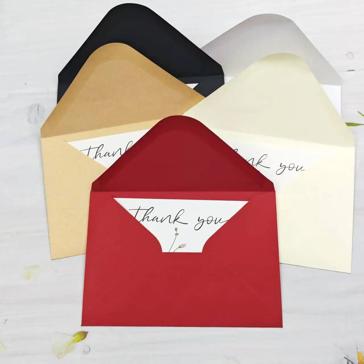 50 teile/los Weiß/Schwarz Umschlag 120g Papier 16x11 cm Postkarte Geschenkbox Nachricht Verpackung Einladung Hochzeit Schreibwaren Image
