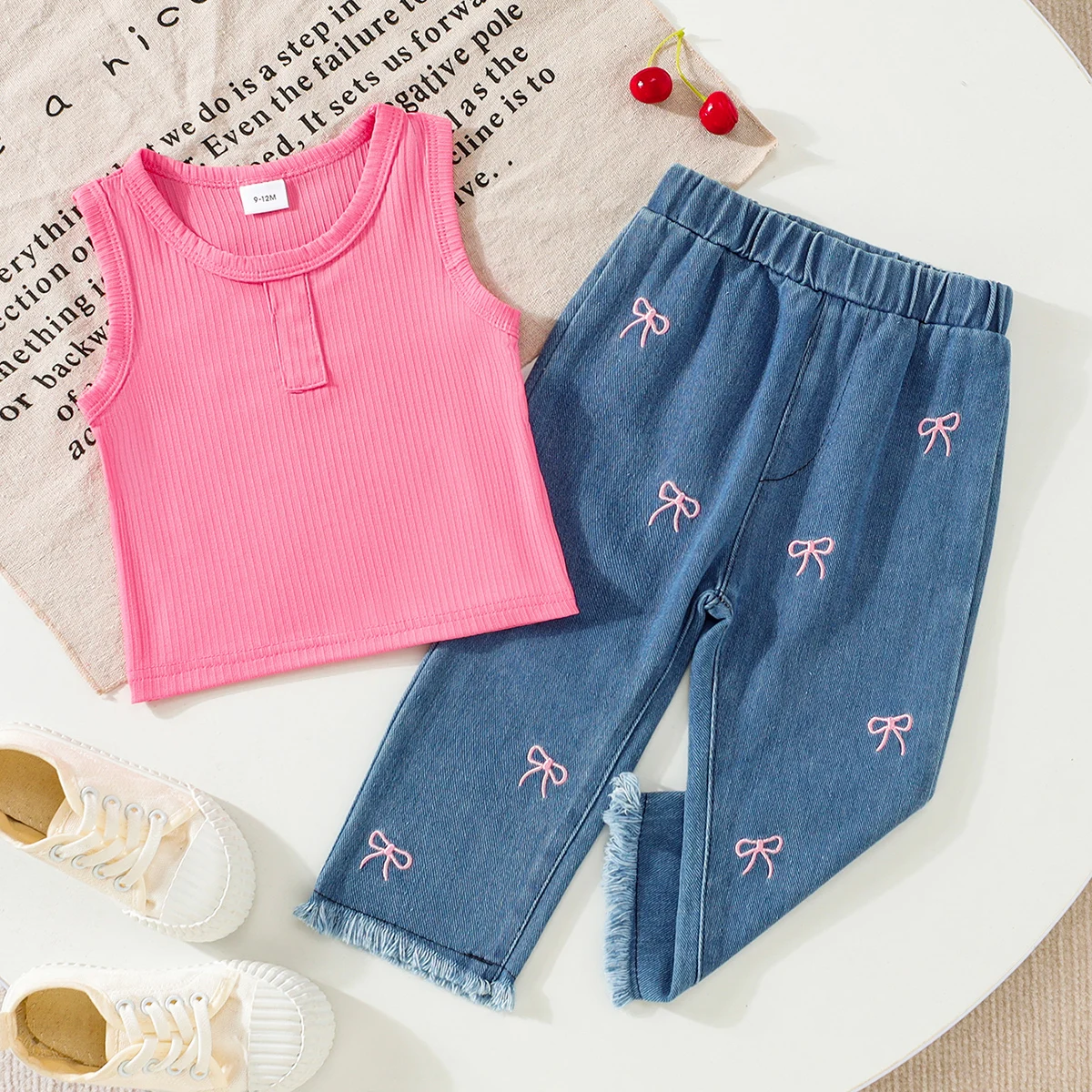 2-teiliges Sommer-Set für Babys und Mädchen, geripptes Tanktop, 9–12 Monate, rosa ärmelloses Top mit Schleife, bestickter Jeanssaum, lässig, für den Alltag/Party Image