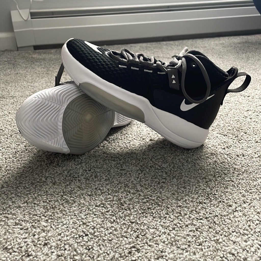 Nike Shoes | Men’s Nike Zoom Rize Basketball Shoes | Color: Black/White | Size: 6.5