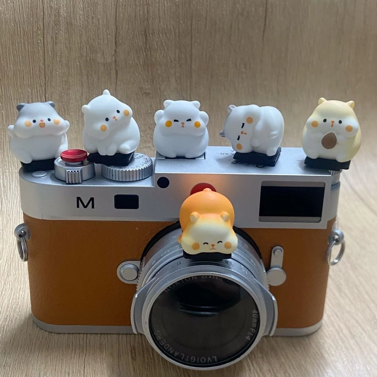Niedliche 3D-Hamster Blitzschuhabdeckung Universeller Kamera-Kapuzenschutz für Leica Q2 Q3 Fuji X100V X-T5 Sony ZV-1 ZV-E10 Canon R5 Nikon Z5 Image