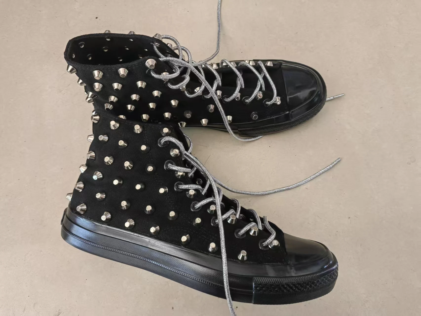 Alle schwarzen High-Top-Nieten im Retro-Stil für Männer und Frauen, Paare, Trend, Hip-Hop, Street Dance, Übergröße, Segeltuchschuhe, Größe 35–44