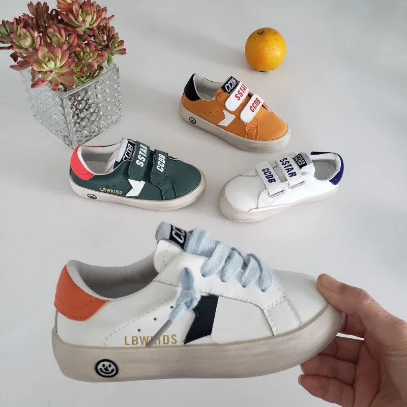 Neue Kinder-Freizeitschuhe aus PU-Leder für Jungen und Mädchen Vielseitige Modeschuhe Schüler-Outdoor-Sportschuhe Kinder-Schmutzschuhe