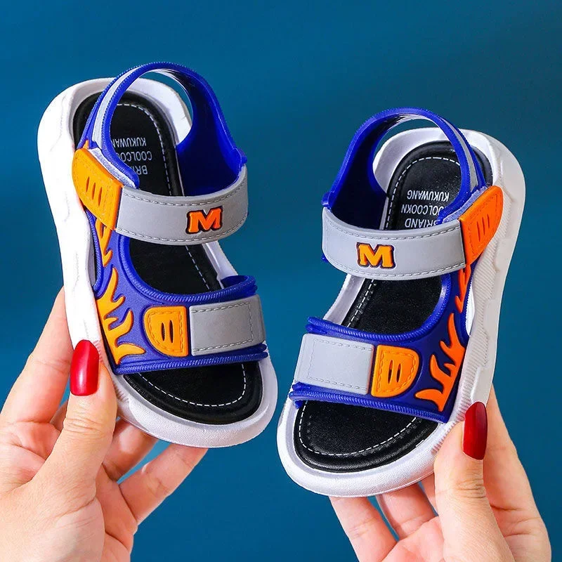 Neue Sommer-Kinderschuhe Baby-Strandschuhe Flache Sohle Sneaker Pantoffeln Jungen-Sandalen Große Weichsohlen-Kinder-Outdoor-Sandalen