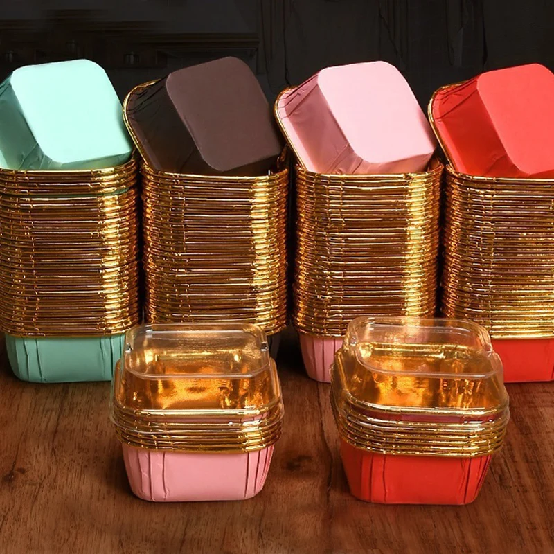 50 Stück quadratische Cupcake-Becher mit Deckel, Pudding-Becher, backfeste Einweg-Cupcake-Becher aus Folie, Muffin-Dosen für Hochzeitsbacken Image