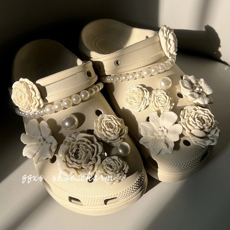 Bestseller Vintage Weiße Rosen-Blumen Schuh-Charms Set 3D Florale Schuhdekorationen für Clogs Sandalen Ästhetisches DIY-Zubehör ﻿