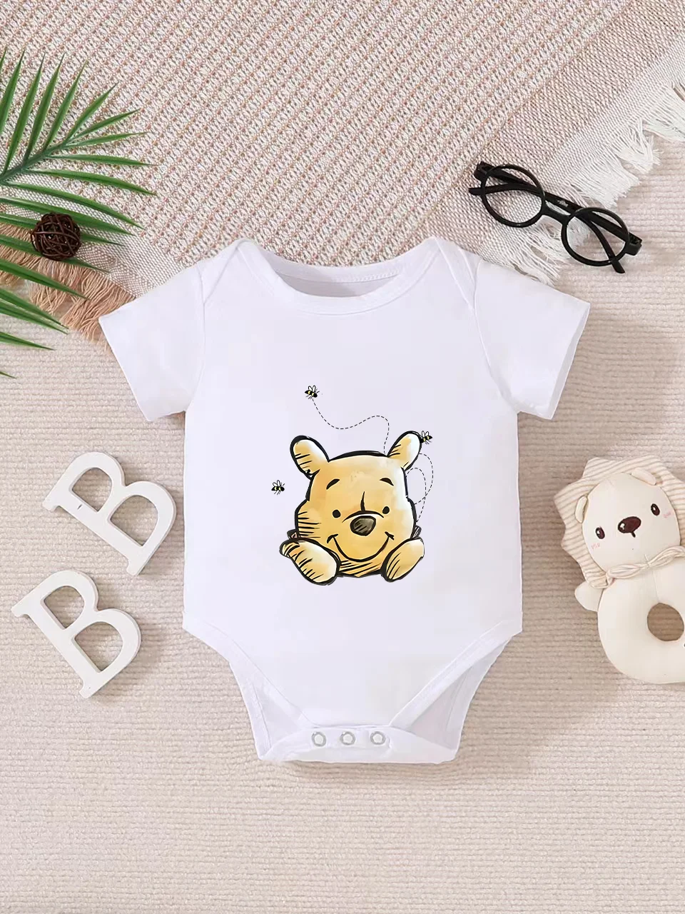 Autorisierter Potdemiel Winnie Bear bedruckter Baby-Dreieck-Body mit niedlichen Mustern, ultraweichem Stoff, ideal für Party-Outfits Image