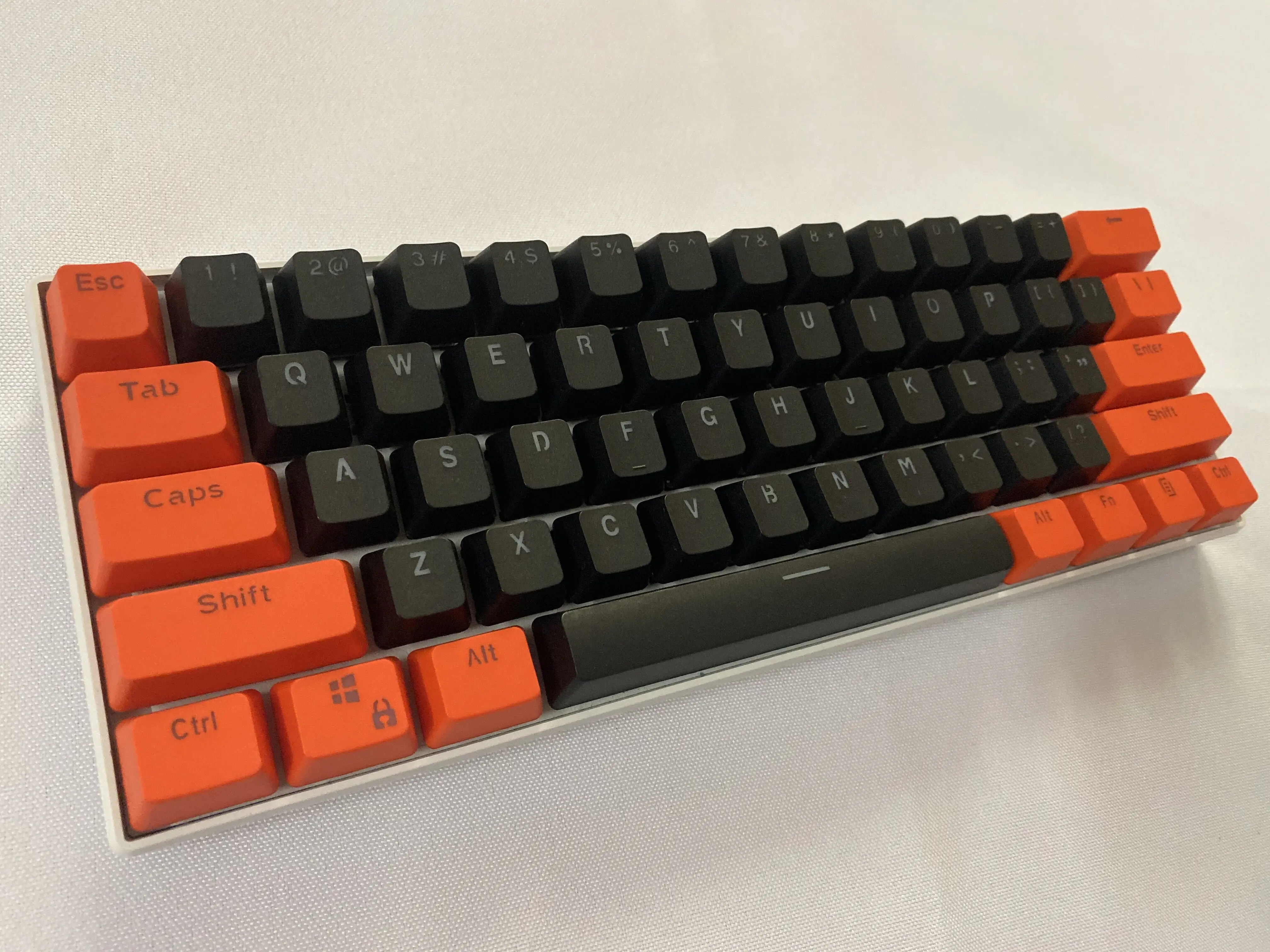 Orange Schwarz RK 61-Tasten-Tastenkappen mit PBT-Hintergrundbeleuchtung OEM-Profil Wooting Double Shot mechanische Tastatur-Tastenkappe Image